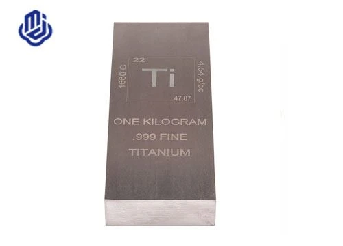 Titan Cube hoặc chặn giấy